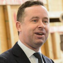 Alan_Joyce_(cropped)